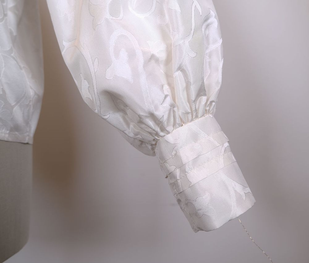 Off-white silkeskjorte